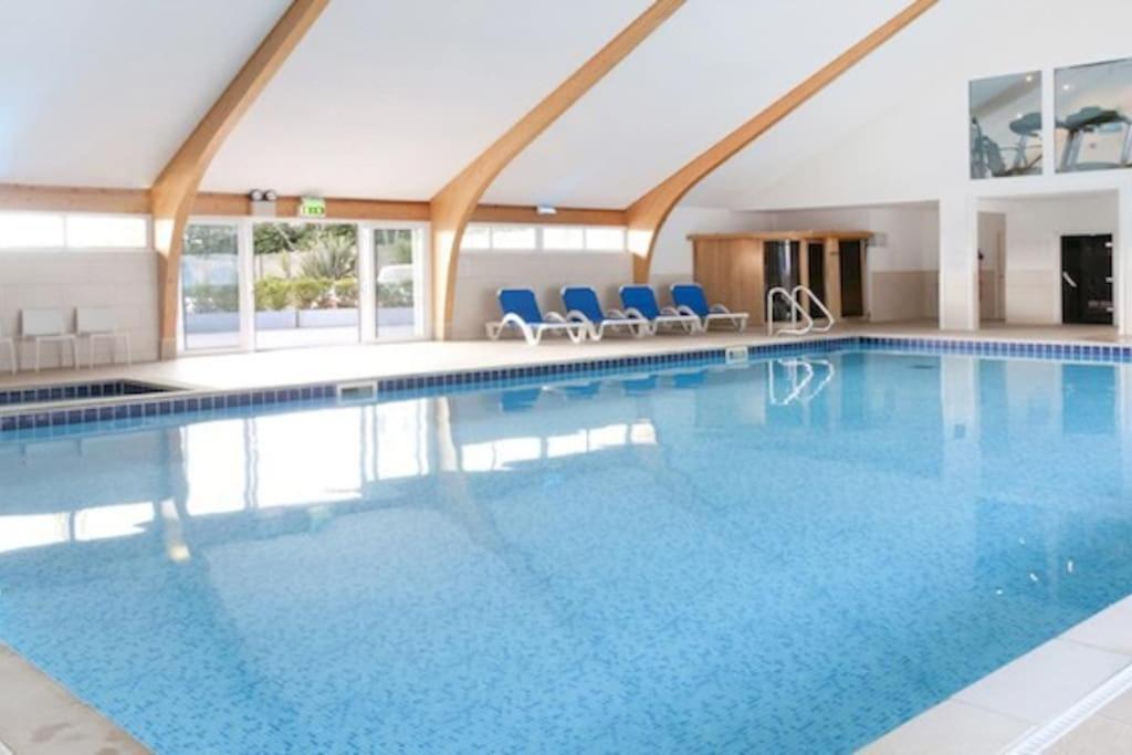 Kingfisher Hot Tub & Log Burner House On Premium Lakeside With Resort Facilities St Columb Major Exterior foto