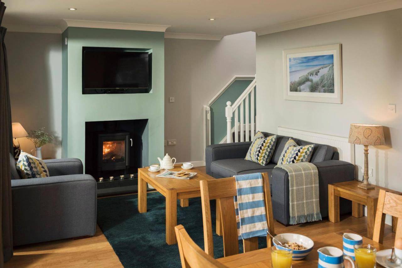 Kingfisher Hot Tub & Log Burner House On Premium Lakeside With Resort Facilities St Columb Major Exterior foto
