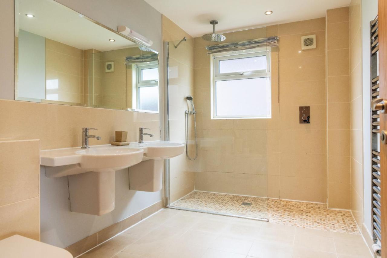 Kingfisher Hot Tub & Log Burner House On Premium Lakeside With Resort Facilities St Columb Major Exterior foto
